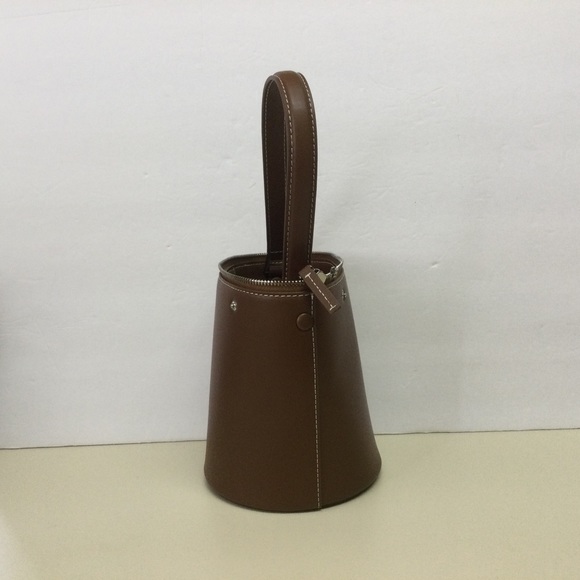 Vasic Eden Leather Bucket Bag - Picture 9 of 15